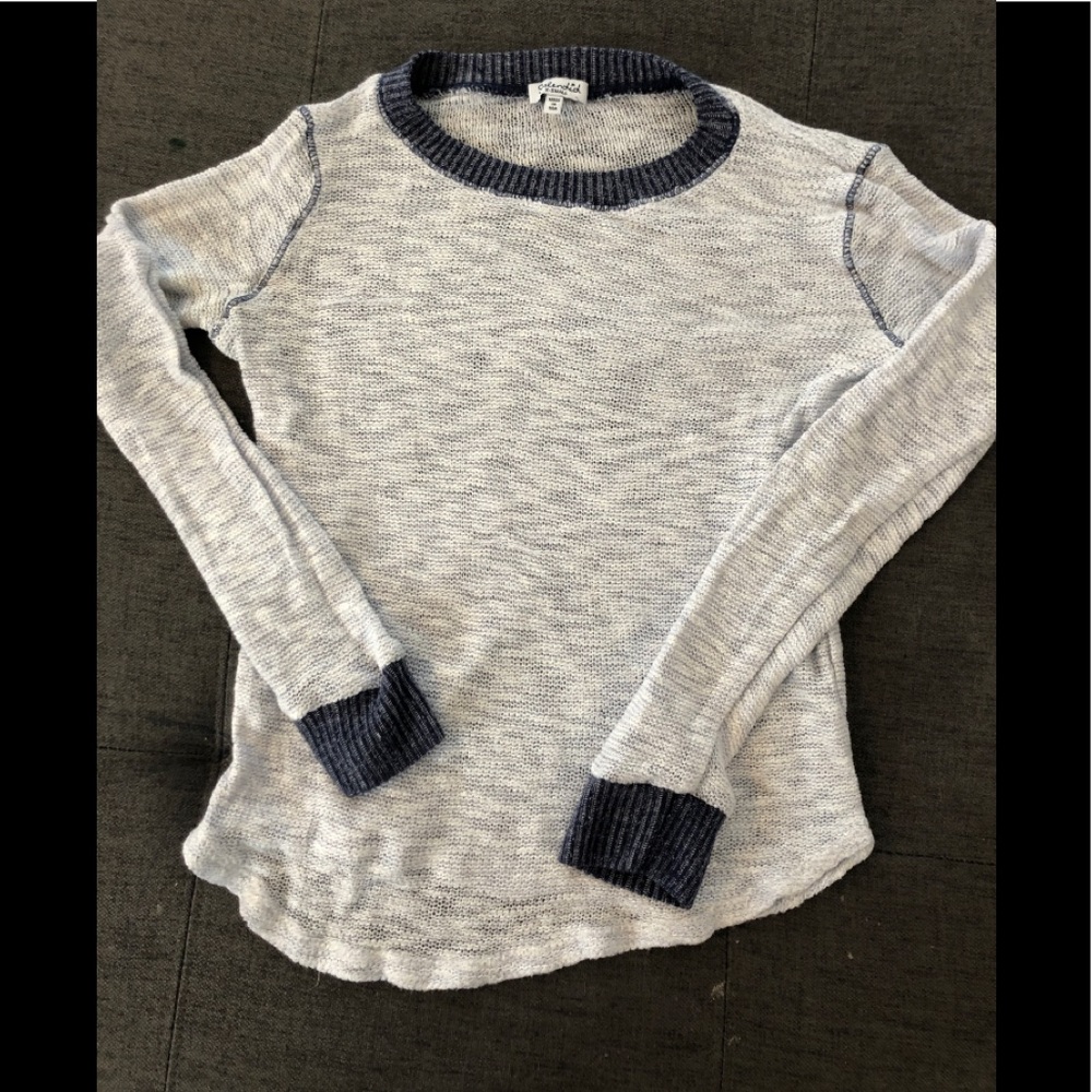Splendid size XS scoopneck sweater.